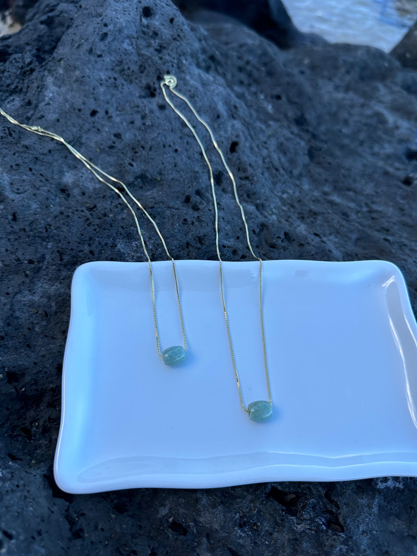 Floating Burmese x Dainty Box Chain