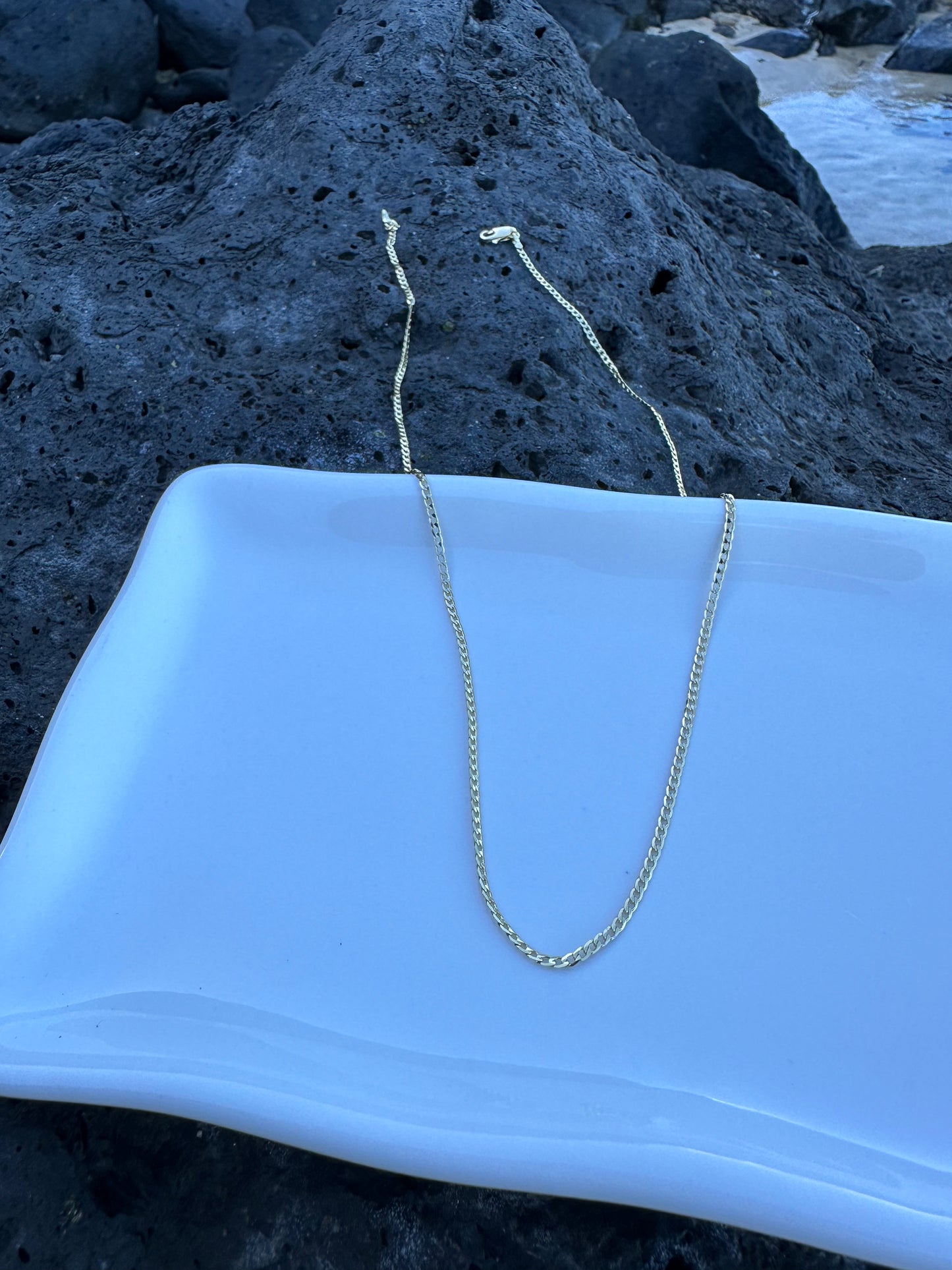 Dainty Cuban Curb